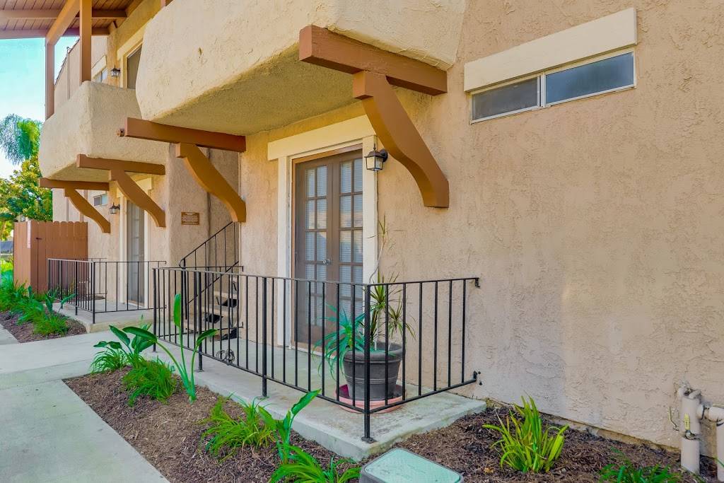 Spring Tree Apartments | 2611 W Baylor Cir, Anaheim, CA 92801, USA | Phone: (714) 821-4030