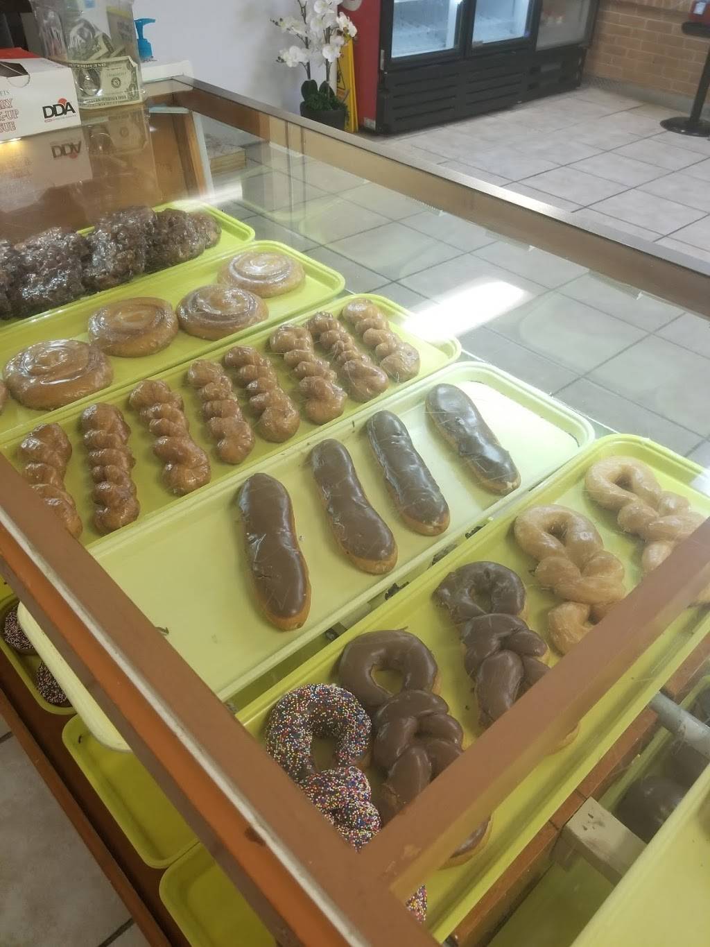 Mary Lee Donuts | 6010 Jones Creek Rd Suite K, Baton Rouge, LA 70817, USA | Phone: (225) 239-5252