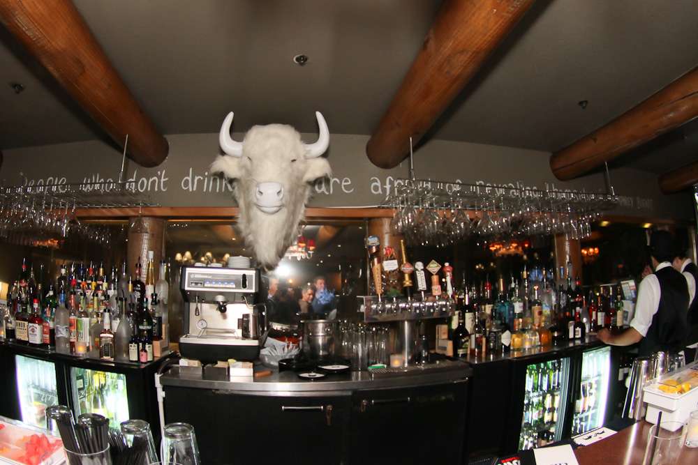 River Rock Lounge | 12825 Ventura Blvd, Studio City, CA 91604, USA | Phone: (818) 432-7500