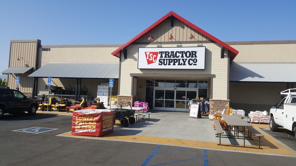 Tractor Supply Co. | 18123 Collier Ave, Lake Elsinore, CA 92530, USA | Phone: (951) 674-1704