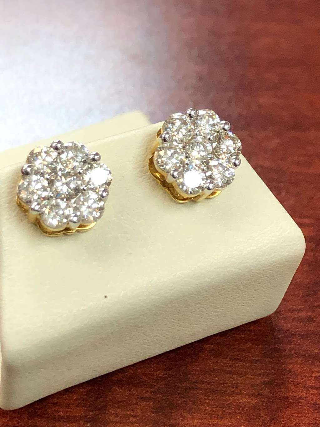 Discount Diamond Jewelry | 5090 Griggs Rd #112, Houston, TX 77021, USA | Phone: (713) 748-4653