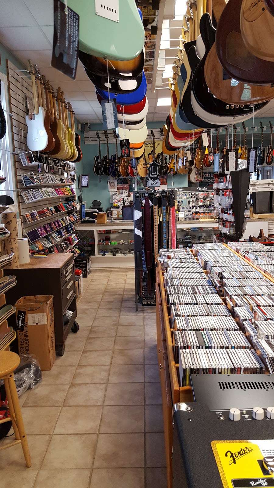 D-Town Guitars & Skateboards | 1109 N Easton Rd, Doylestown, PA 18902, USA | Phone: (215) 766-9588