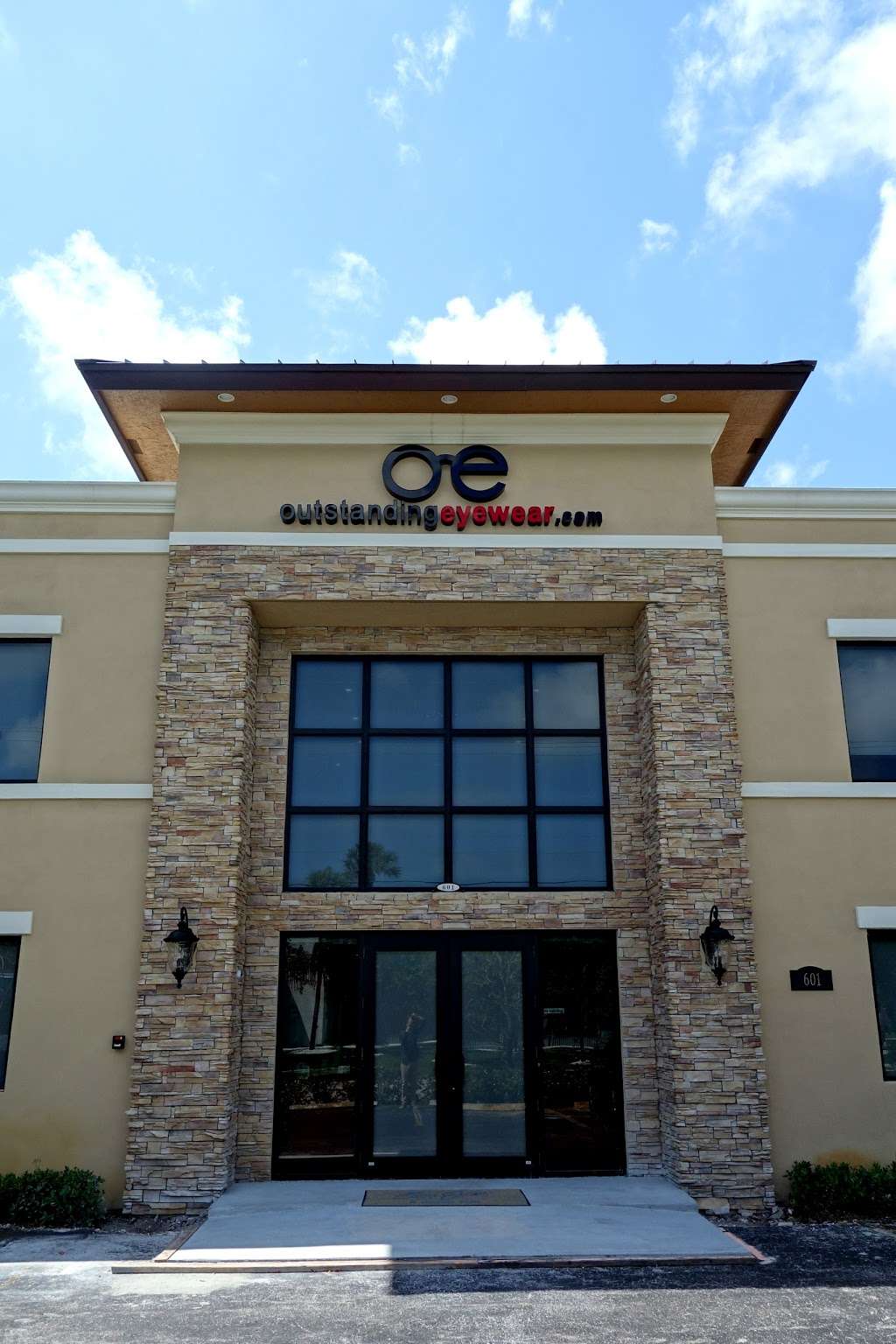 Outstanding Eyewear | 601 Jim Moran Blvd, Deerfield Beach, FL 33442, USA | Phone: (800) 251-0214