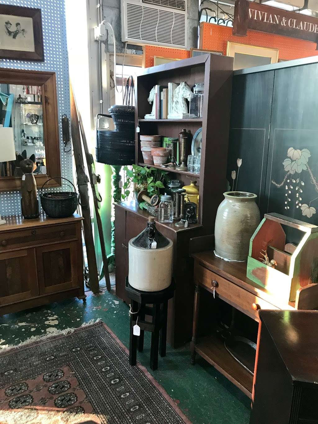 Antiques At Annapolis | 27 Riverview Ave, Annapolis, MD 21401, USA | Phone: (410) 266-5550