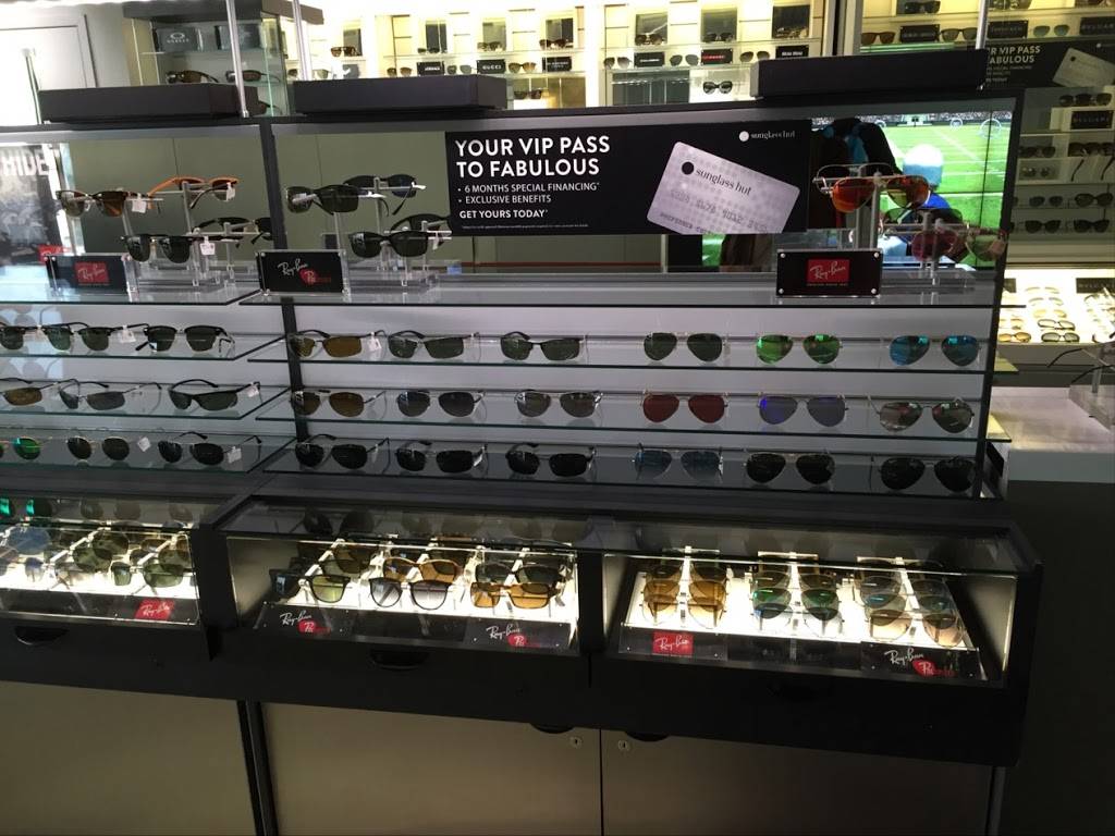 Sunglass Hut | 5600 W OHare Ave T-3, Chicago, IL 60666, USA | Phone: (773) 462-9895