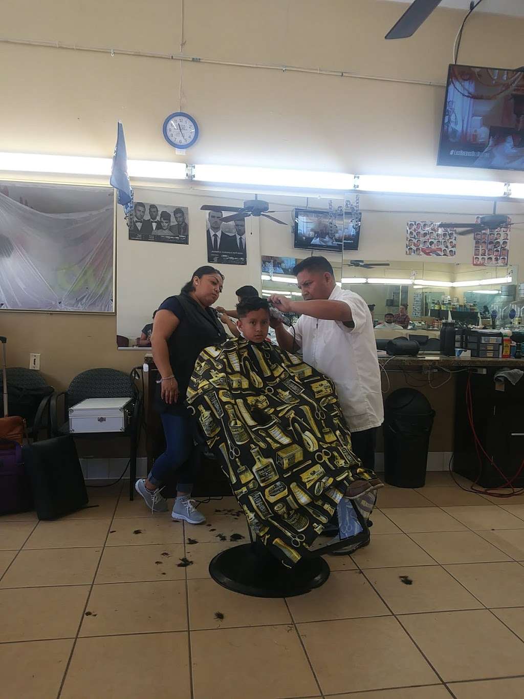 Aarons Barber Shop | 3008 Whittier Blvd, Los Angeles, CA 90023, USA | Phone: (323) 945-2896