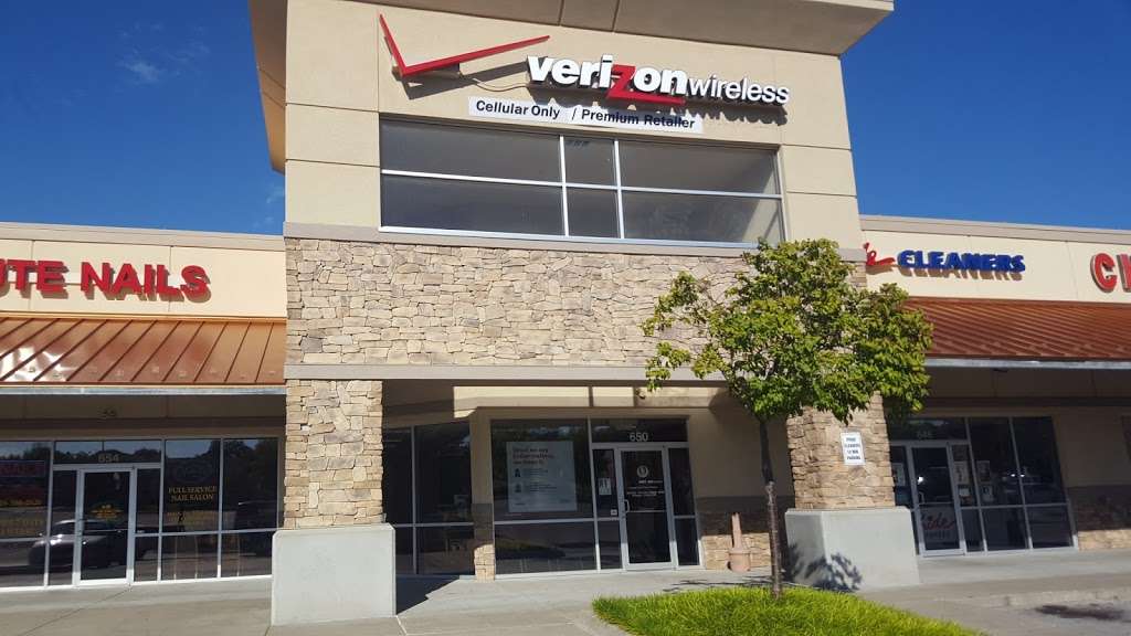 Verizon Authorized Retailer – Russell Cellular | 650 S Commercial St, Harrisonville, MO 64701, USA | Phone: (816) 884-3416