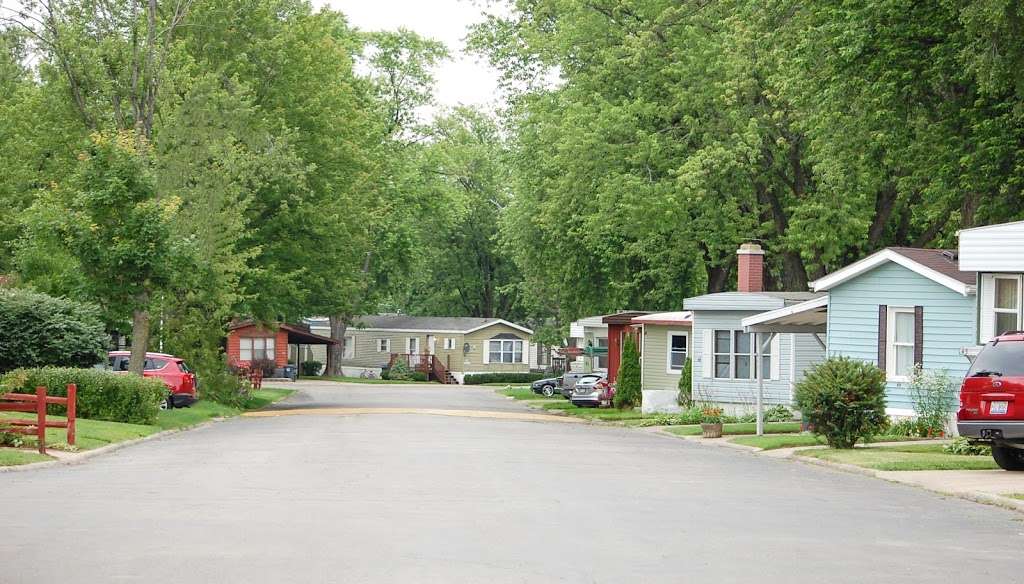 Beach Mobile Home Park | 38703 N Sheridan Rd, Beach Park, IL 60099, USA | Phone: (847) 662-4245