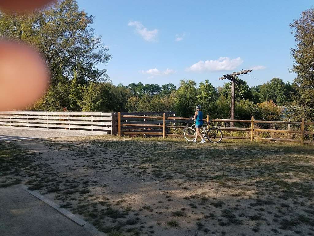 Blackstone River Greenway (parking) | 37-85 Canal St, Blackstone, MA 01504, USA