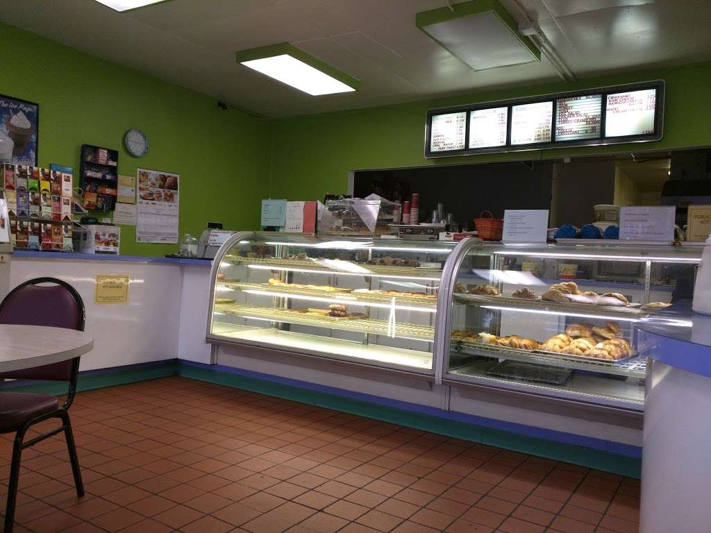 Alhambra Donut & Deli | 4025 Alhambra Ave, Martinez, CA 94553, USA | Phone: (925) 370-8221