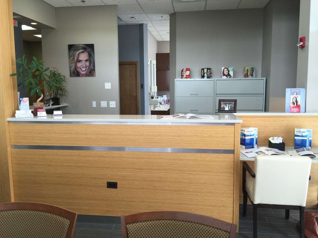 Poplar Crossing Dental | 2630 Sutton Rd, Hoffman Estates, IL 60192, USA | Phone: (847) 884-8484