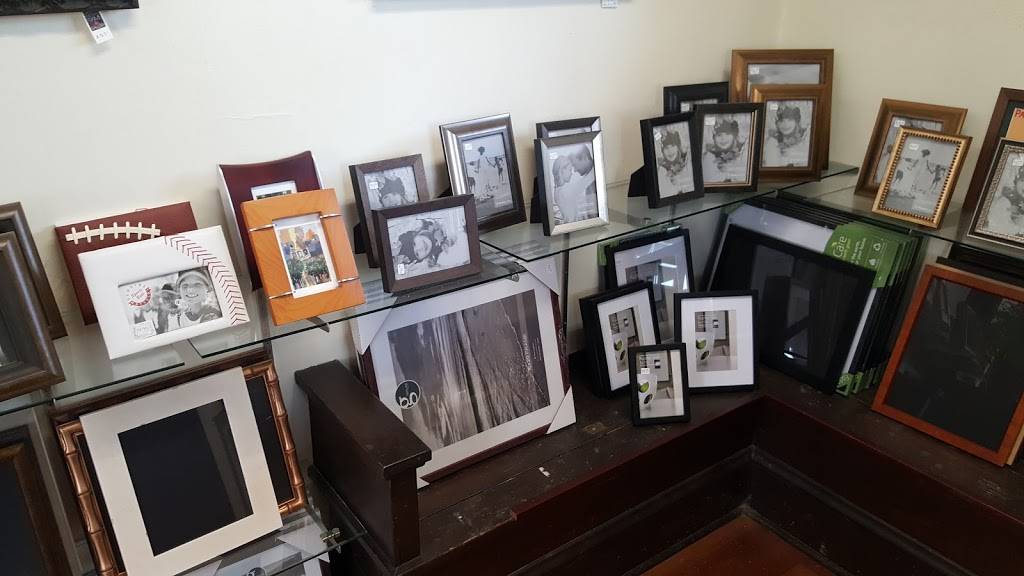 Chrisman Framing | 2912 E Burnside St, Portland, OR 97214, USA | Phone: (503) 231-7462