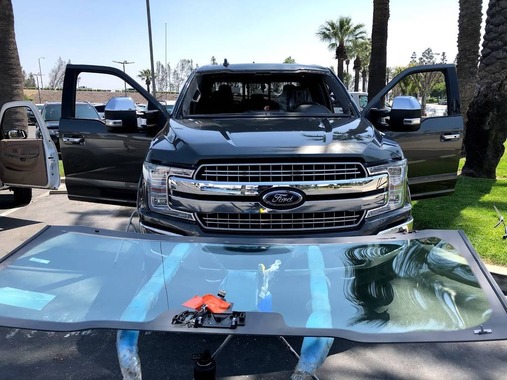 Car glass | 9073 Lemon St, Fontana, CA 92335, USA | Phone: (626) 804-5571