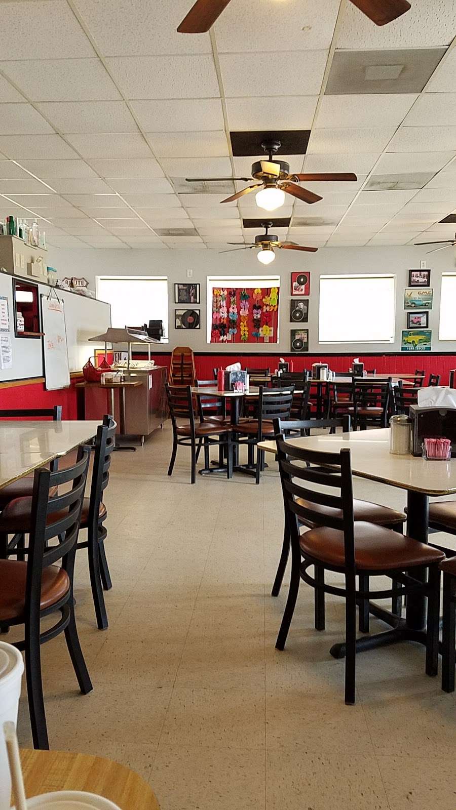 Happy Days Diner | 6230 US-59, Shepherd, TX 77371, USA | Phone: (936) 628-6515