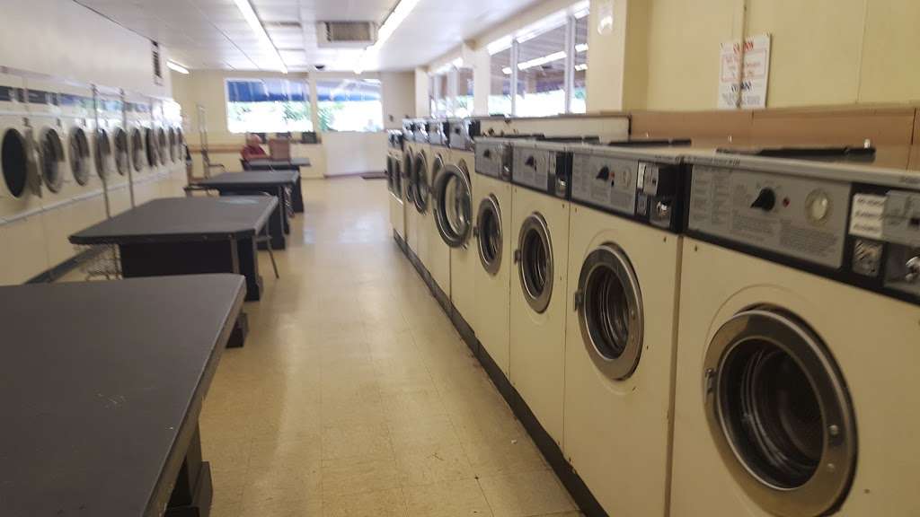 Laundromat | 231 E State Rd, Island Lake, IL 60042, USA