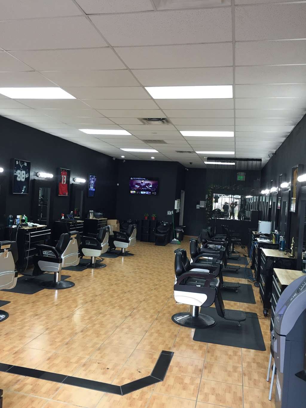 Impressions Barber Shop | 2751 S Chickasaw Trail # 105, Orlando, FL 32829 | Phone: (407) 207-9191