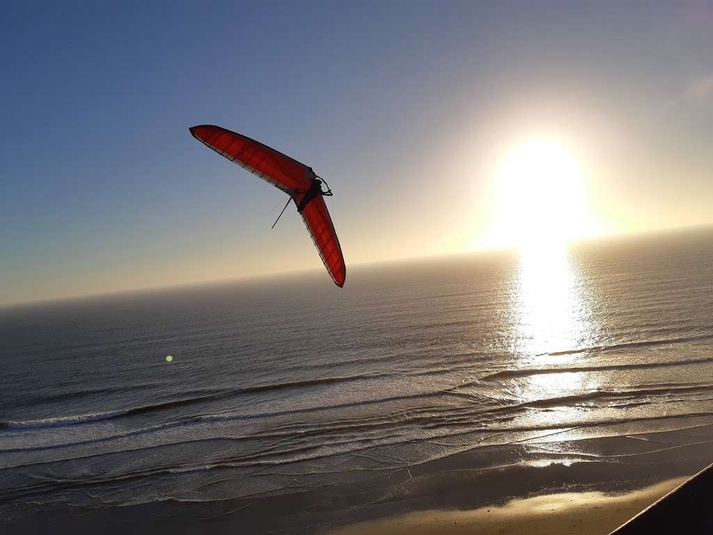 The Fellow Feathers of Fort Funston Hang Gliding Club | 206 Fort Funston Rd, San Francisco, CA 94112, USA | Phone: (415) 333-0100