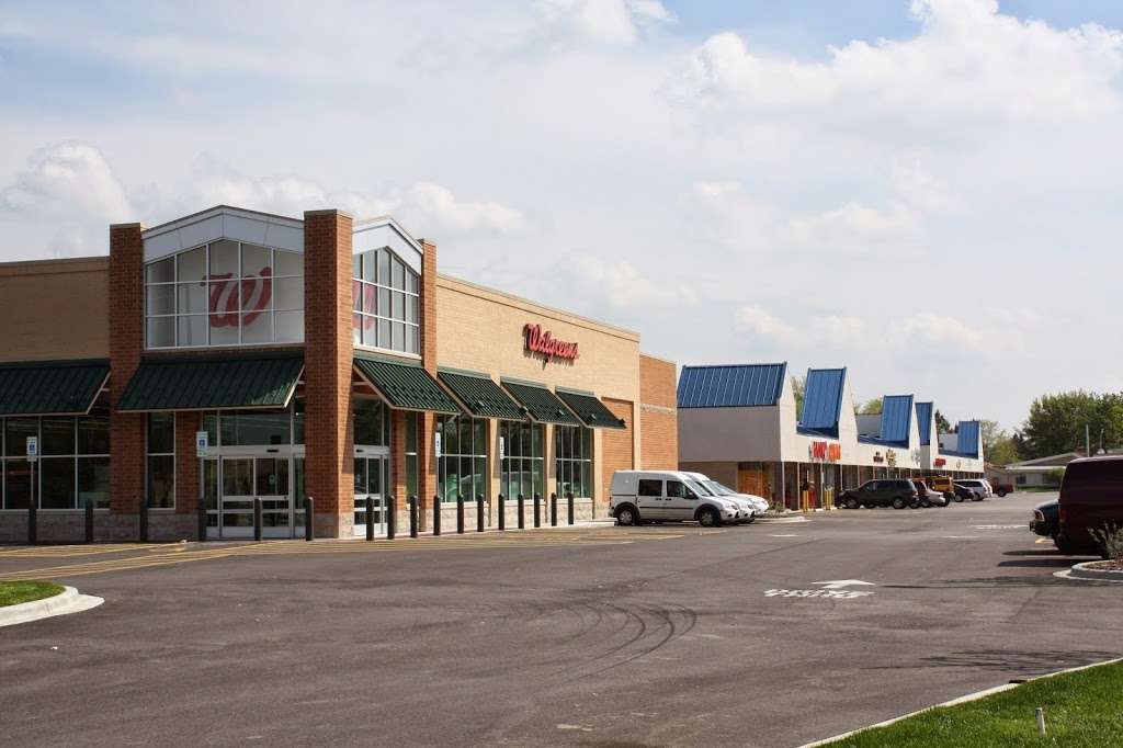 Wing Park Shopping Ctr | 551-589 N McLean Blvd, Elgin, IL 60123 | Phone: (877) 701-1700