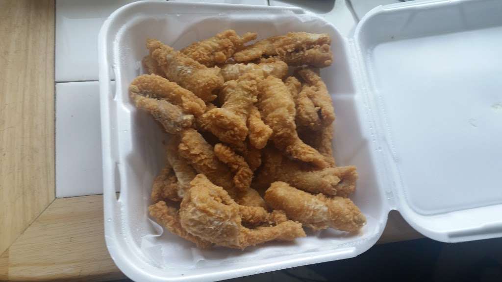 Chris Fried Chicken | 3350 N High School Rd, Indianapolis, IN 46224, USA | Phone: (317) 295-8445