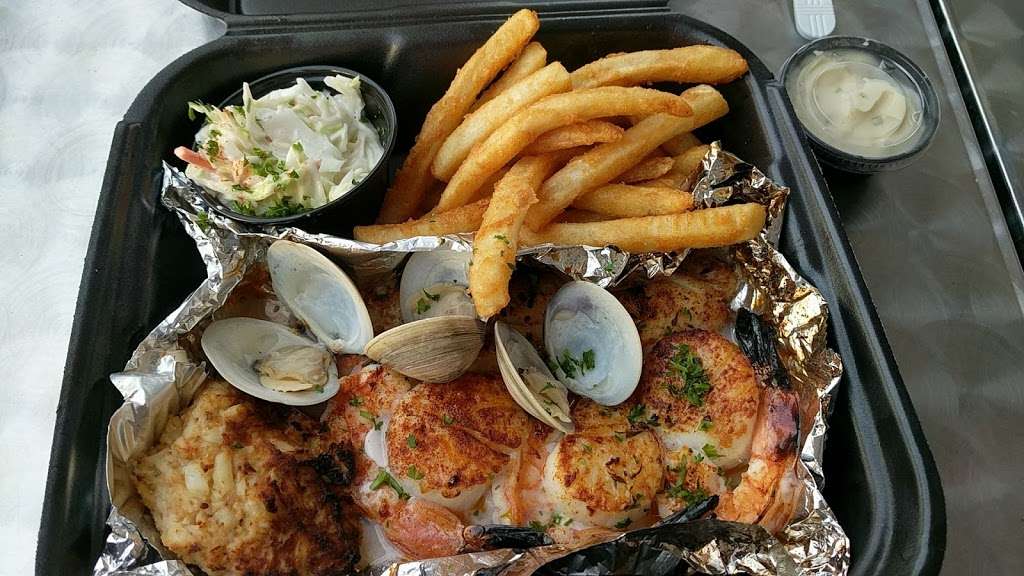 Fish House - Market & Eatery | 6200 Park Blvd, Wildwood Crest, NJ 08260 | Phone: (609) 522-8329