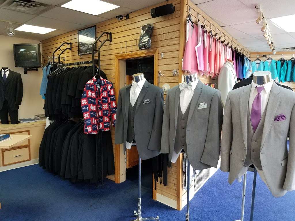 Roberts Tuxedo | 1 Highland Ave, Attleboro, MA 02703, USA | Phone: (508) 399-8060