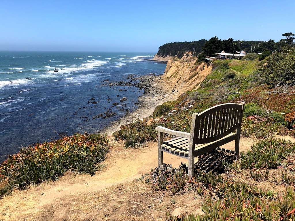 Seal Cove | Seal Cove Trail, Moss Beach, CA 94038, USA