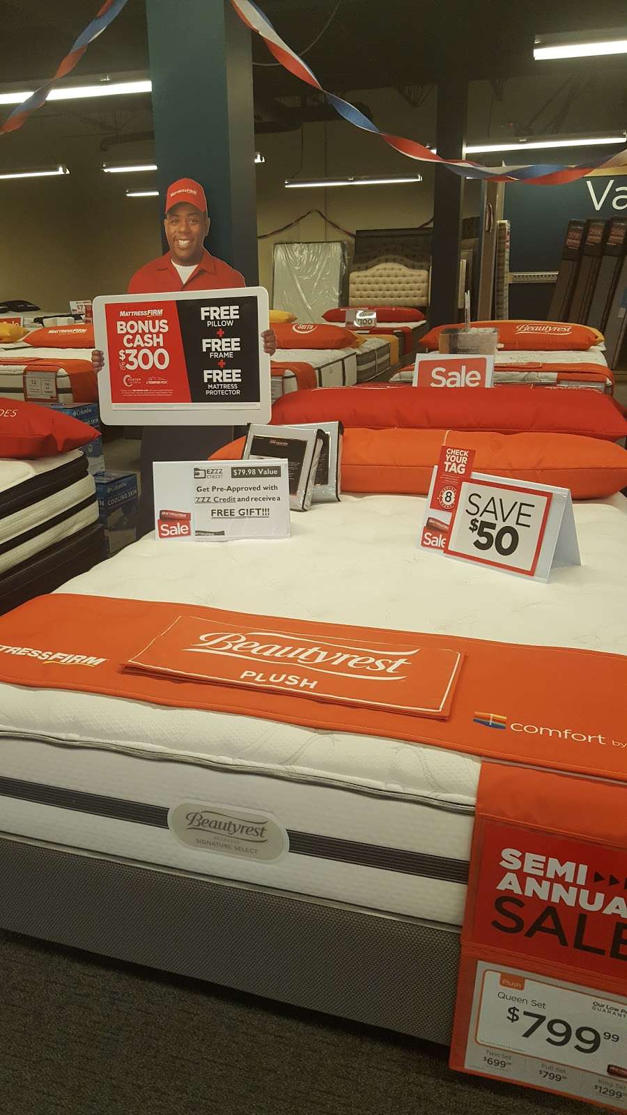 Mattress Firm Round Lake Beach | 993 E Rollins Rd, Round Lake Beach, IL 60073 | Phone: (224) 757-0367