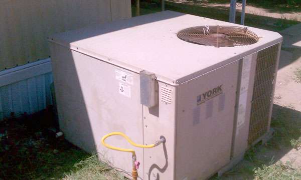 AAVCO Plumbing Heating Air Conditioning | 7655 Sierra Ave, Fontana, CA 92336, USA | Phone: (909) 822-8000