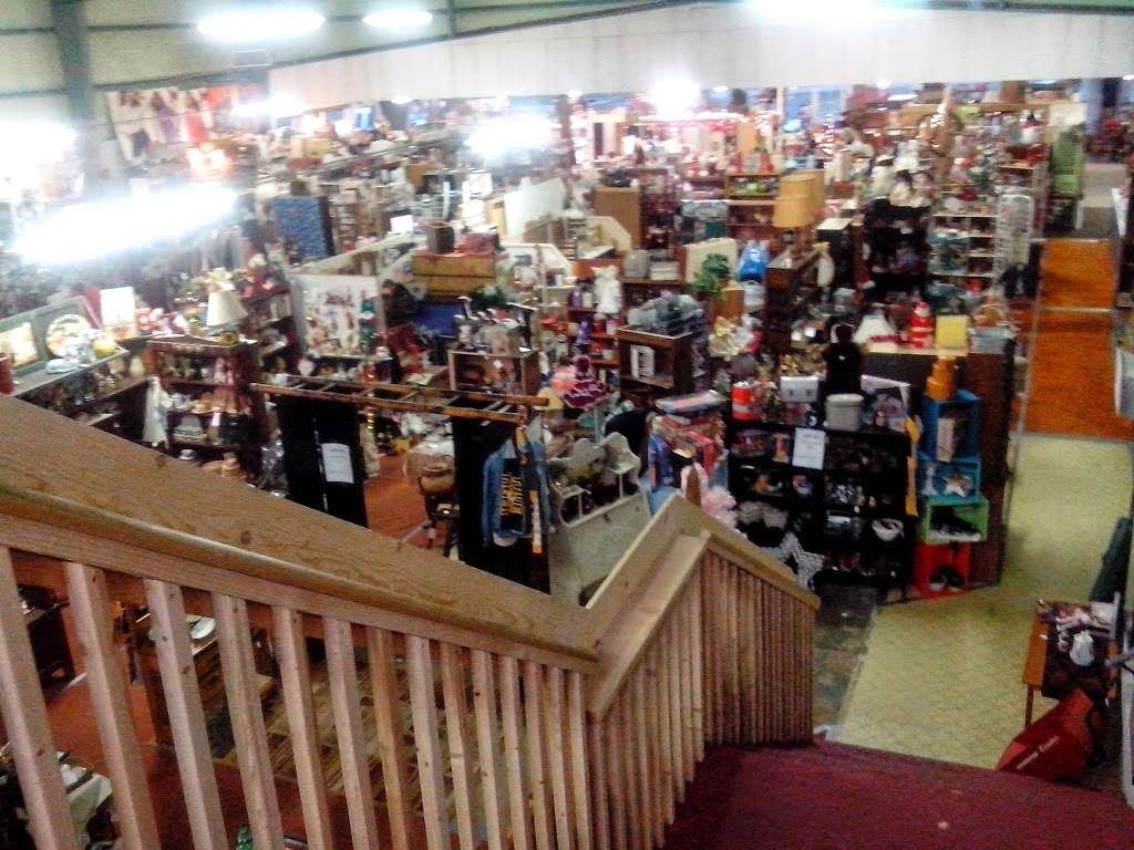 A Place In Time Antiques & Flea Market | 1200 W Old 56 Hwy, Olathe, KS 66061 | Phone: (913) 764-0642