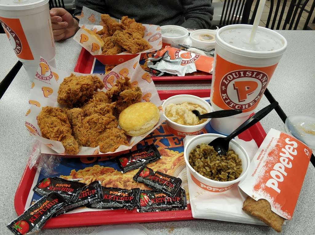 Popeyes Louisiana Kitchen | 5552 S Wheeler Ridge Rd, Arvin, CA 93203, USA | Phone: (661) 858-2804