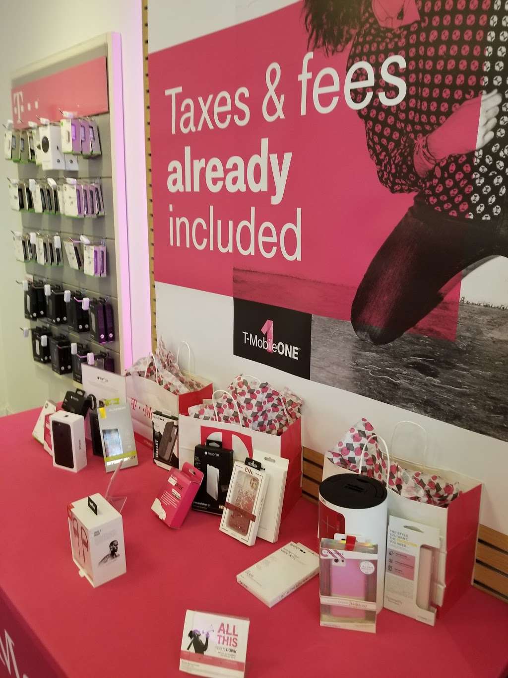 T-Mobile | 5601 S Harlem Ave, Chicago, IL 60638, USA | Phone: (773) 609-6120