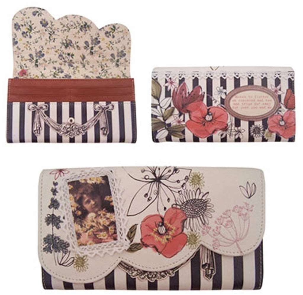 Alenkas finds | Melville Court, Goldhawk Rd, Shepherds Bush, London W12 9NY, UK | Phone: 07515 530439