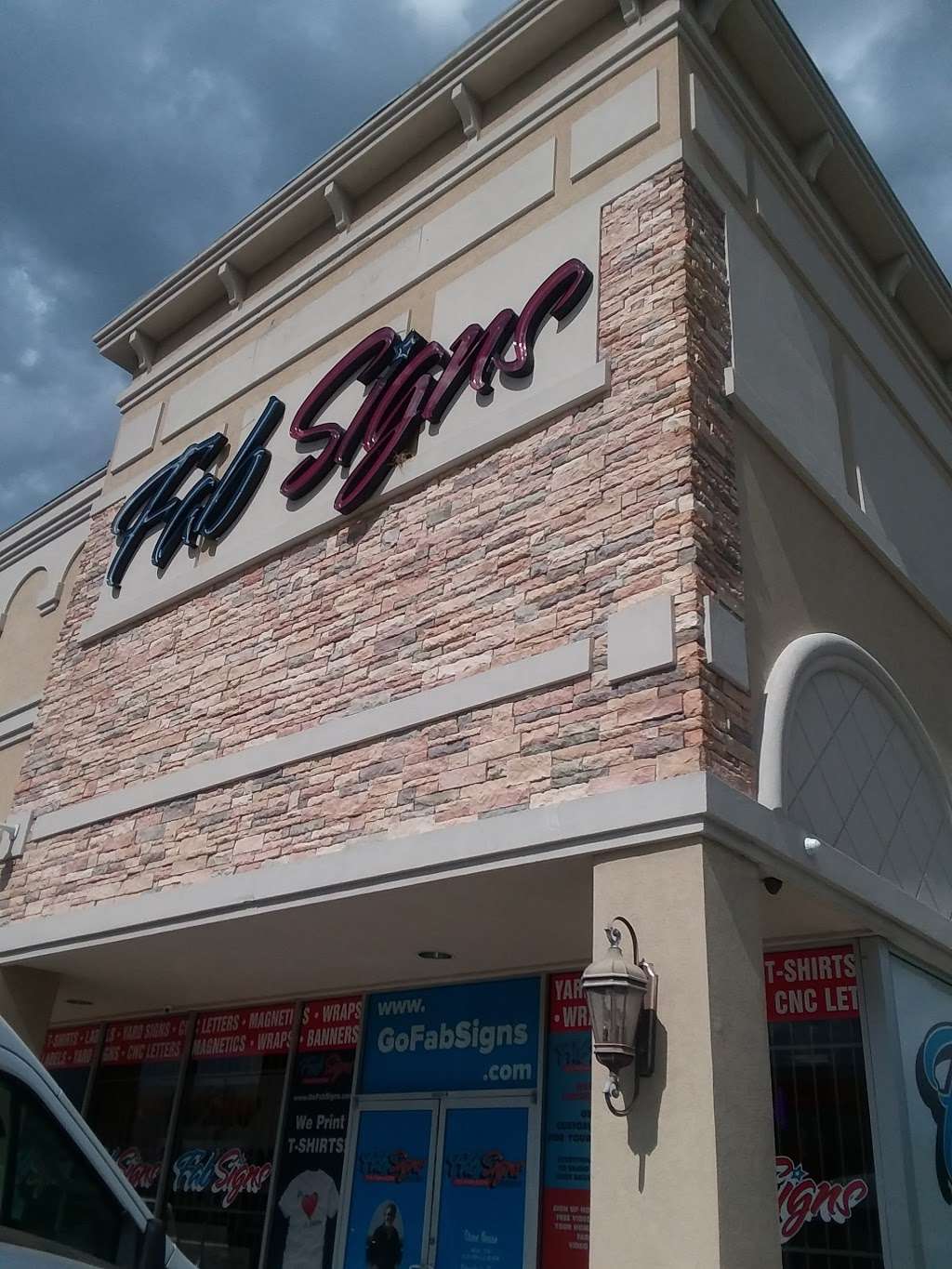 Fab Signs | 9922 North Fwy, Houston, TX 77037, USA | Phone: (713) 322-7446