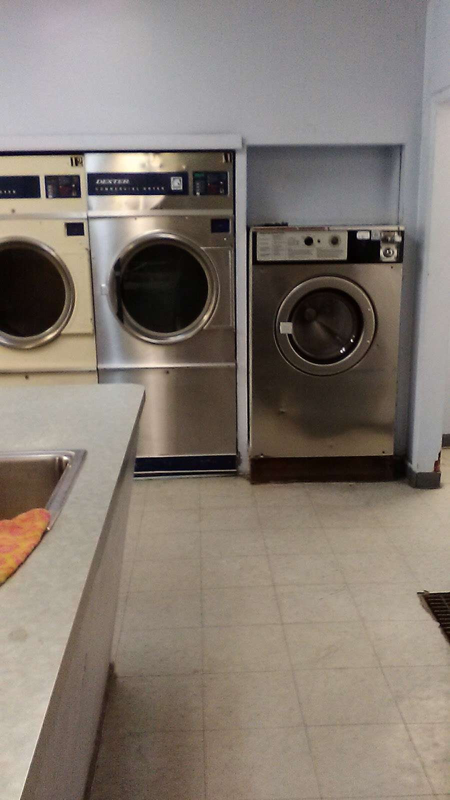 Halsted Street Laundromat | 8016 S Halsted St, Chicago, IL 60620, USA | Phone: (773) 723-2667