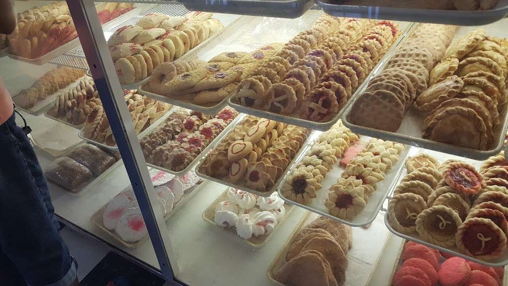 Panaderia Salvadoreña | 10351 Club Creek Dr, Houston, TX 77036, USA | Phone: (713) 988-8486