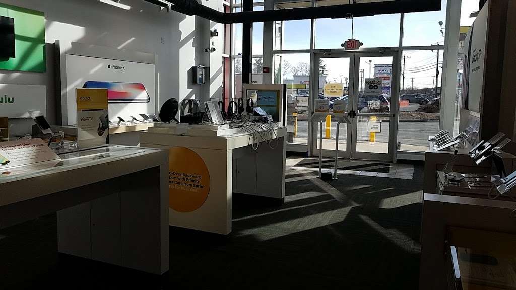 Sprint Store | 114 Broadway, Saugus, MA 01906, USA | Phone: (781) 233-7676