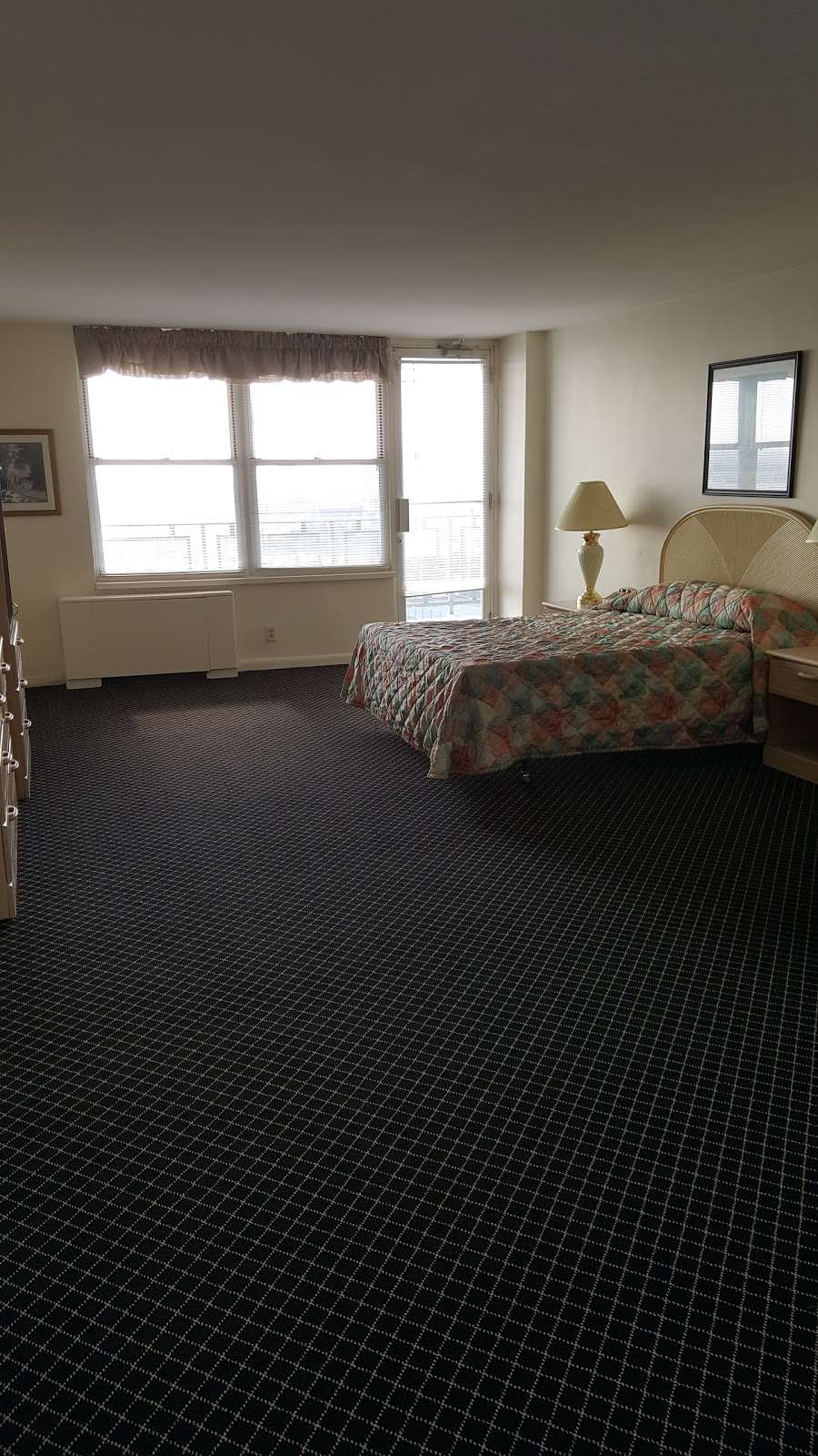 New Nautilus Hotel | 2001 Ocean Blvd, Atlantic Beach, NY 11509, USA | Phone: (516) 239-1400