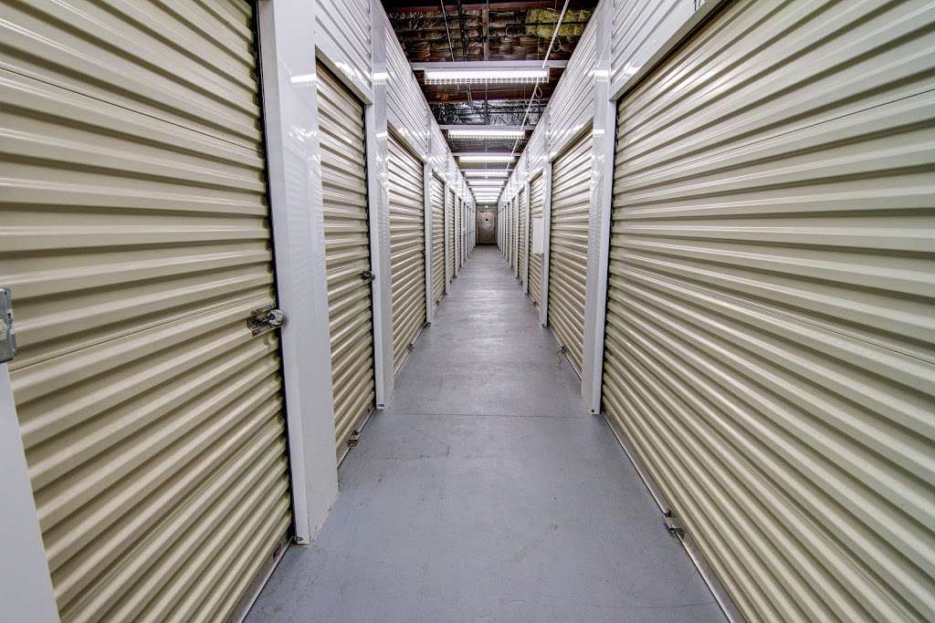 StaxUP Storage - Sun City | 27400 McCall Blvd, Sun City, CA 92586, USA | Phone: (951) 878-0554