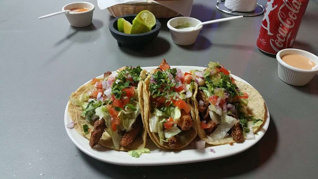 Mariscos Bucerias Nayarit #2 | 3010 S Laramie Ave, Cicero, IL 60804, USA | Phone: (708) 683-6500