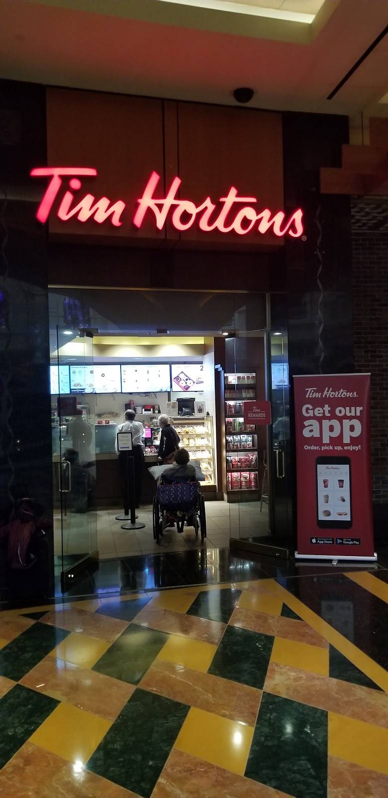 Tim Hortons | 377 Riverside Dr E, Windsor, ON N9A 7H7, Canada | Phone: (519) 985-5961