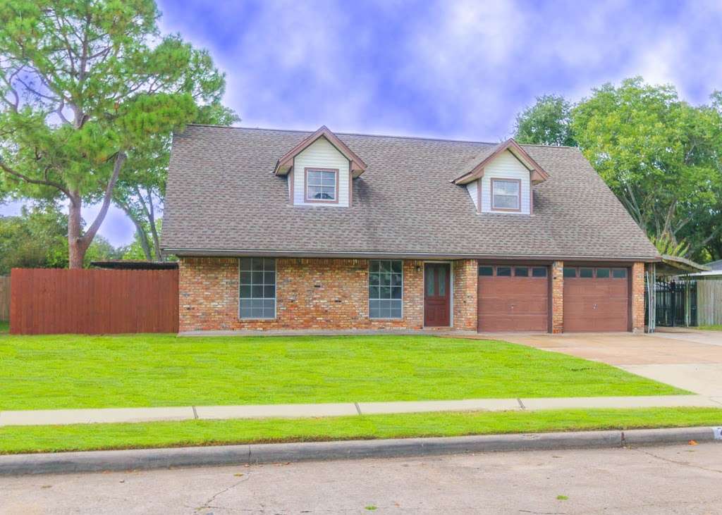 Renovator Realty of Texas | 7003 Edgemoor Dr, Houston, TX 77074 | Phone: (832) 368-3131