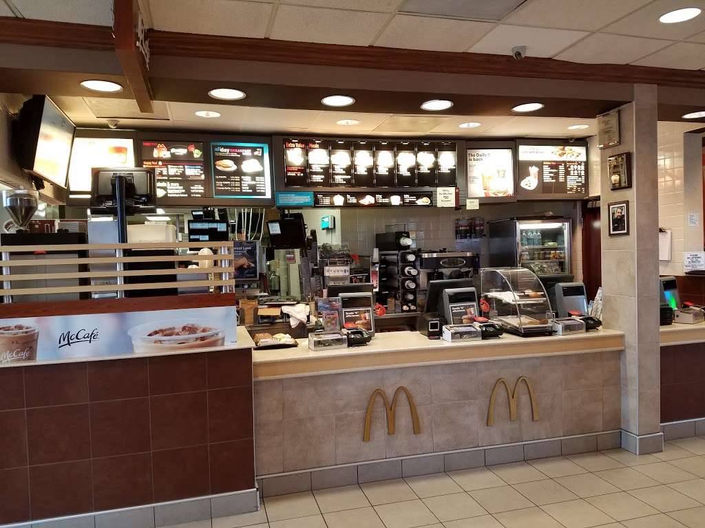 McDonalds | 1804 E Belvidere Rd, Grayslake, IL 60030 | Phone: (847) 223-2141