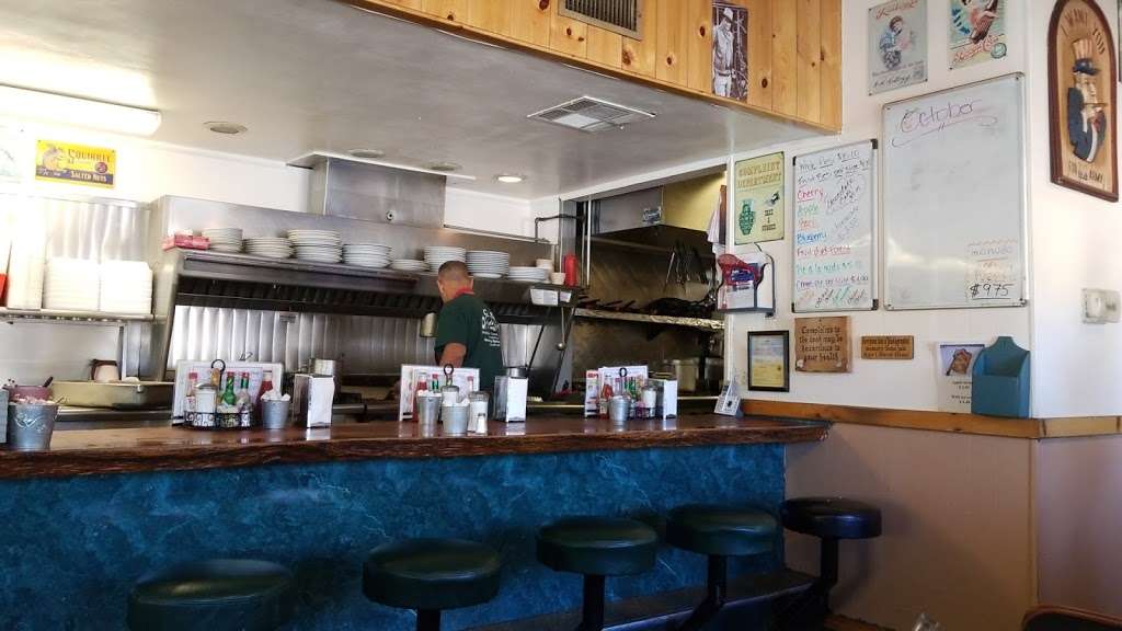 Old Country Coffee Shop | 32019 Holiday Ln, Running Springs, CA 92382, USA | Phone: (909) 867-3100