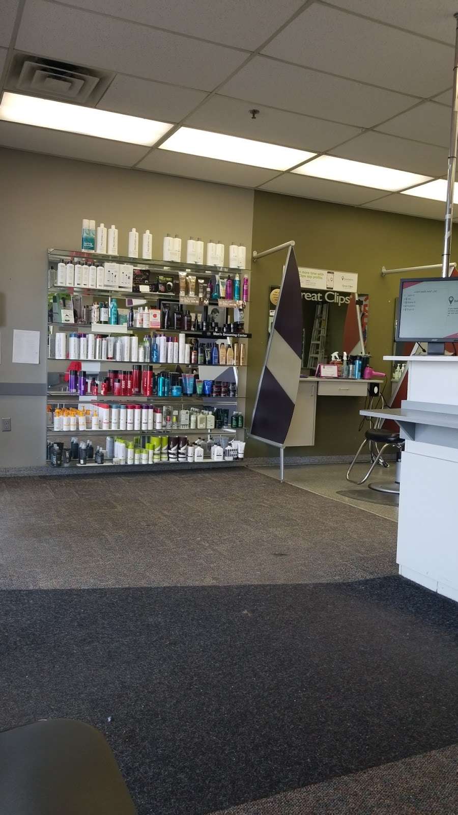 Great Clips | 136 Route 10 W, East Hanover, NJ 07936, USA | Phone: (973) 781-0088