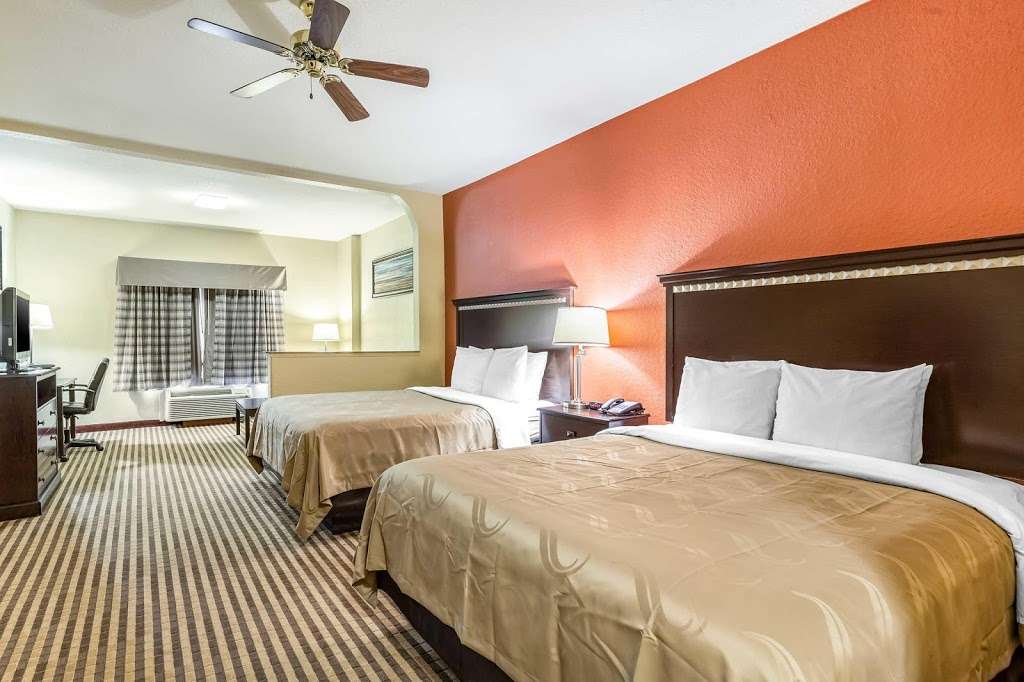 Quality Suites North | 150 Overland Trail, Houston, TX 77090 | Phone: (281) 440-4448