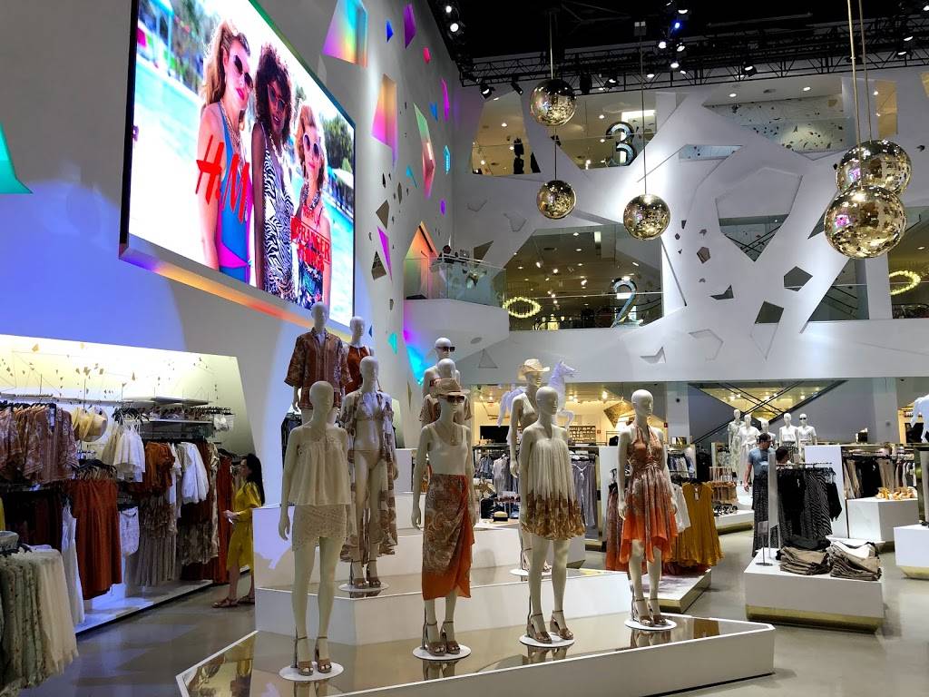 H&M | 3500 S Las Vegas Blvd, Las Vegas, NV 89109, USA | Phone: (855) 466-7467