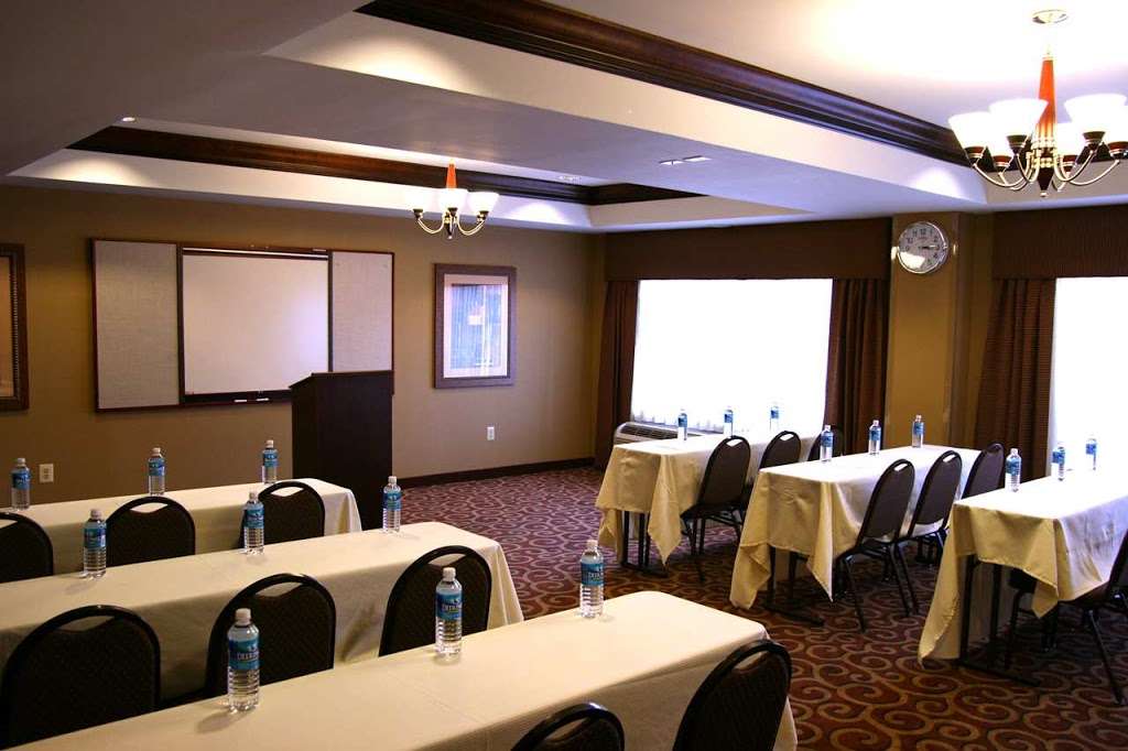 Hampton Inn East Windsor | 384 Monmouth St, East Windsor, NJ 08520 | Phone: (609) 426-1600