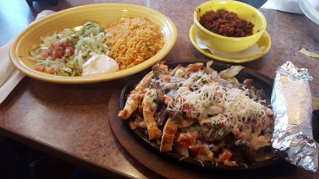 La Carreta | 949 E Lincoln Ln, Gardner, KS 66030, USA | Phone: (913) 884-7098