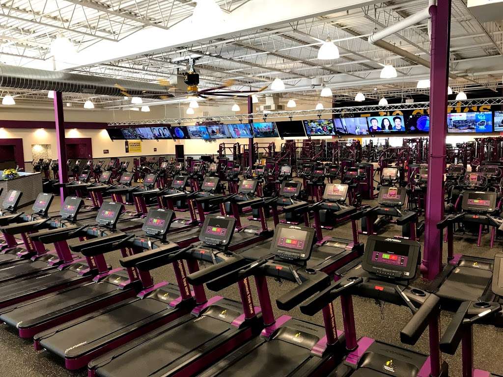 Planet Fitness | 1780 S Blanchard St, Wheaton, IL 60189, USA | Phone: (630) 384-9028