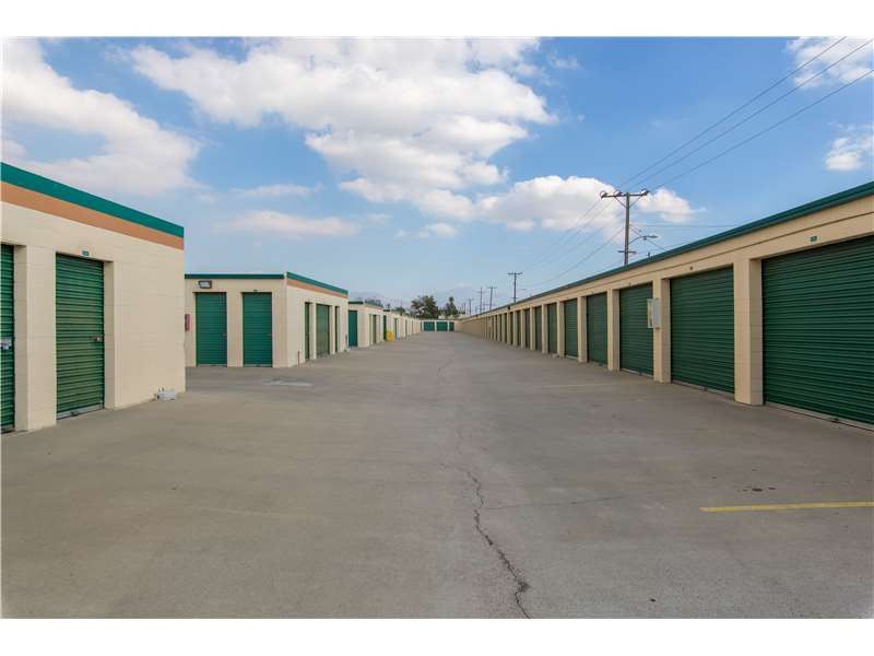 Extra Space Storage | 2180 W Highland Ave, San Bernardino, CA 92407, USA | Phone: (909) 887-2411